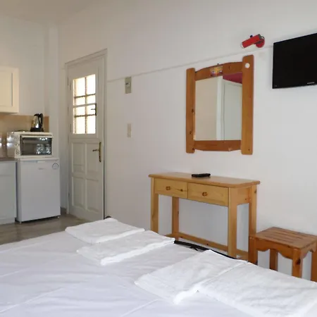 Rising Sun & 2* Benitses (Corfu)